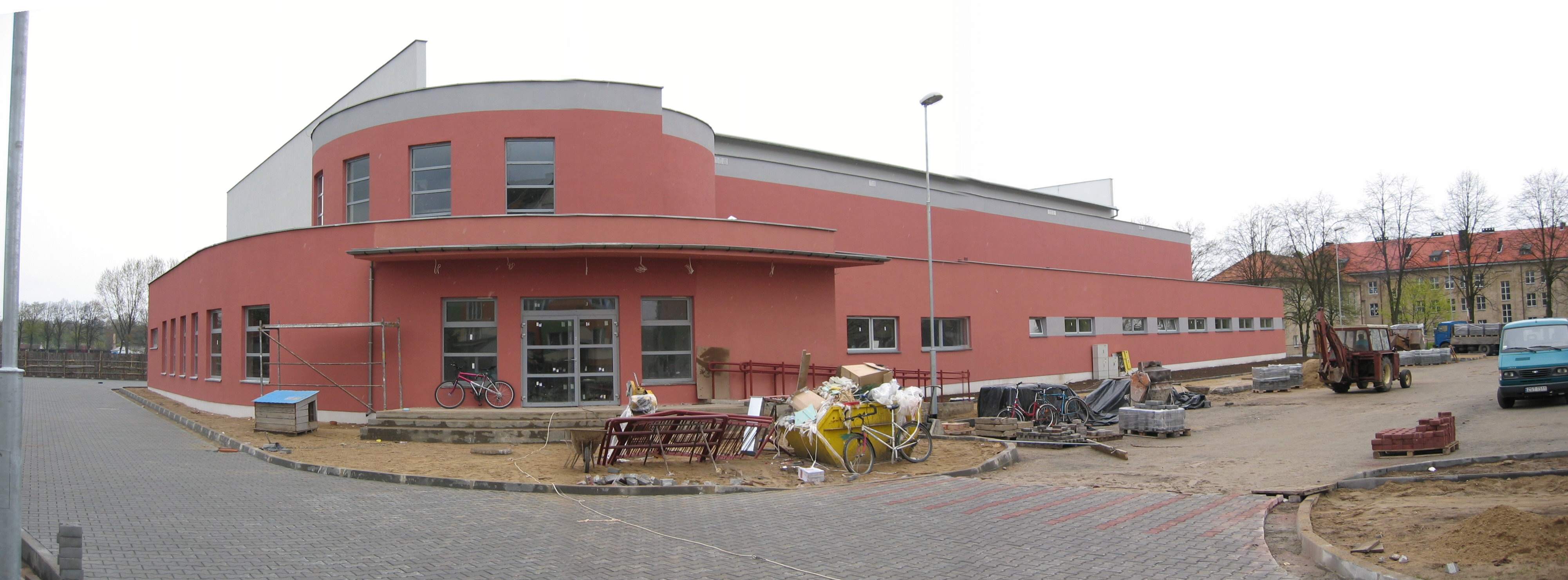 hala sportowa Łobez zewnątrz