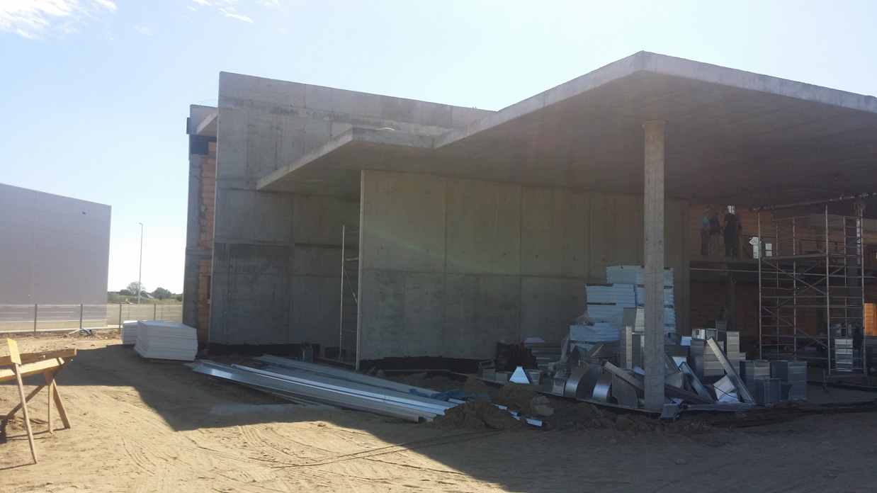 salon samochodowy BMW Gorzów Wielkopolski konstrukcja betonowa 2