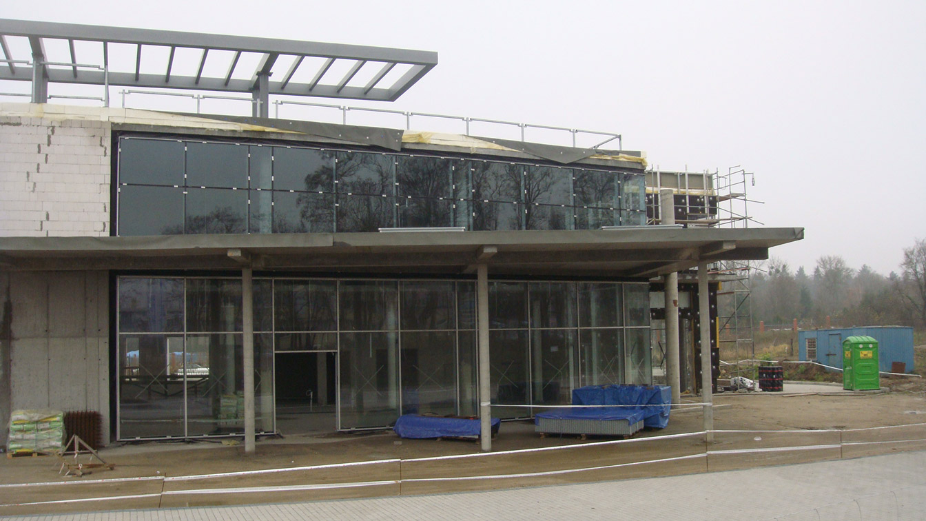 salon samochodowy Toyota Szczecin prace wykończeniowe zewnątrz 2