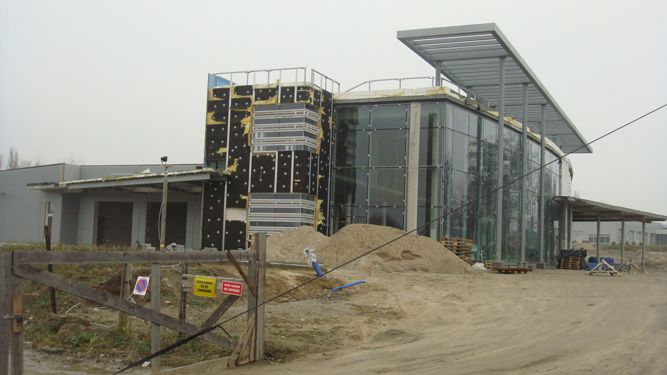 salon samochodowy Toyota Szczecin prace wykończeniowe zewnątrz 4