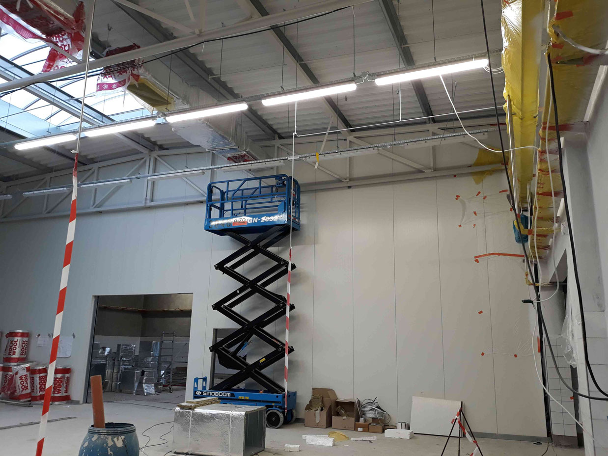 serwis samochodowy BMW Szczecin prace budowlane wnętrze